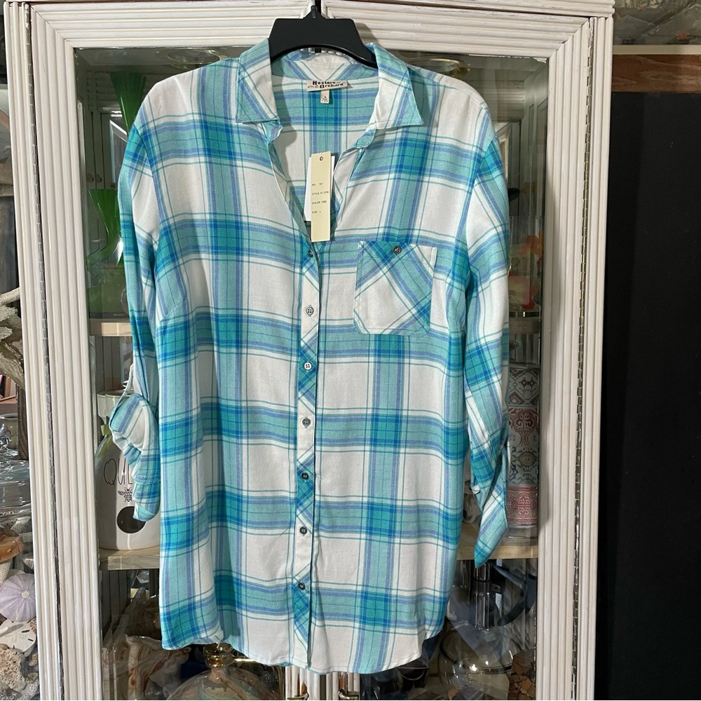 Blue & white plaid button down shirt women’s L nwt